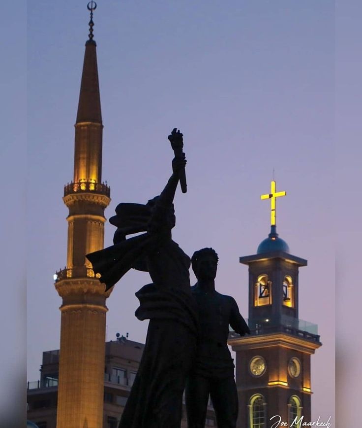 🇱🇧 The Martyrs' Monument in Beirut.