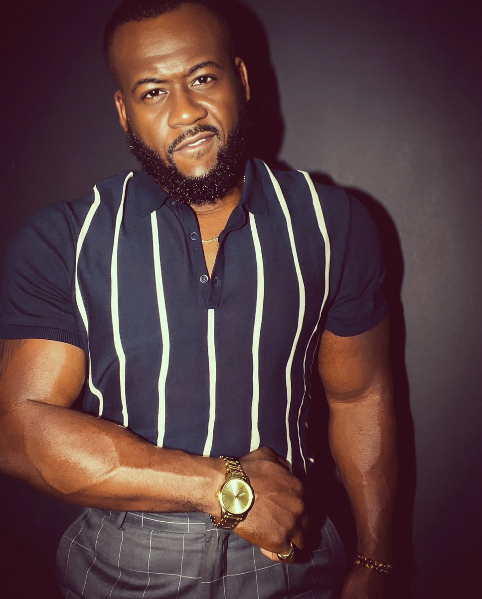 Sleevednboujee tweet media