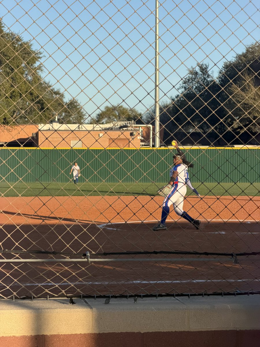 Elizabeth Charba Muras tweet media