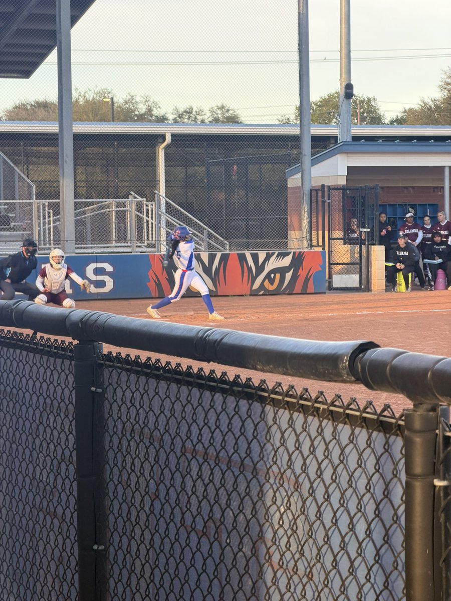 Elizabeth Charba Muras tweet media