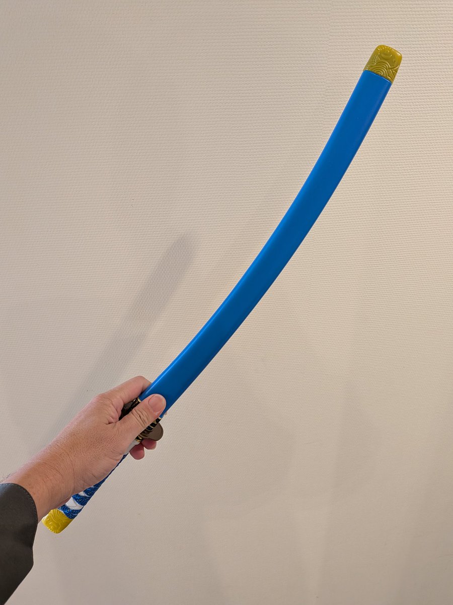 昨日は、ちゃんばらCLUB喜怒哀楽の稽古でした。私以外の皆さん、本当に一生懸命で、緊張感を持ち、真剣な眼差しを見ていると触発されまくります。

そして、谷口高史先生の教え方が最高です。言葉使い、熱量、優しさがひしひしと伝わります。

そんな中、谷口先生から名刀村正を譲ってもらいました！