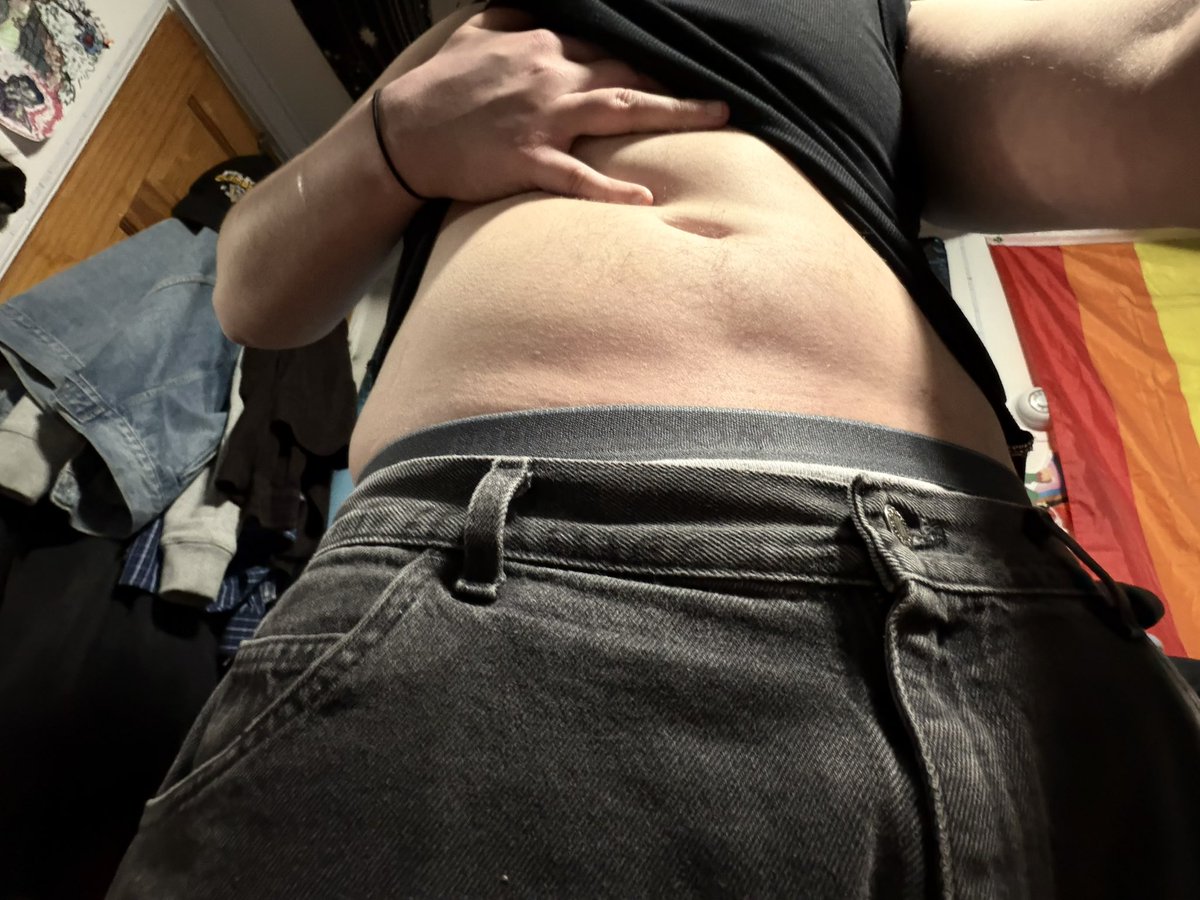 Myles🐾🔞 tweet media