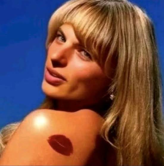 <a href="/politta_c/">Carol Politta</a> Essa?