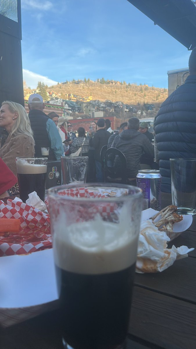 zion23160's tweet photo. I’m all for global warming if it beers on the patio in Utah on march 17 #expand #gettinghot https://t.co/wQ7lAFEzfx