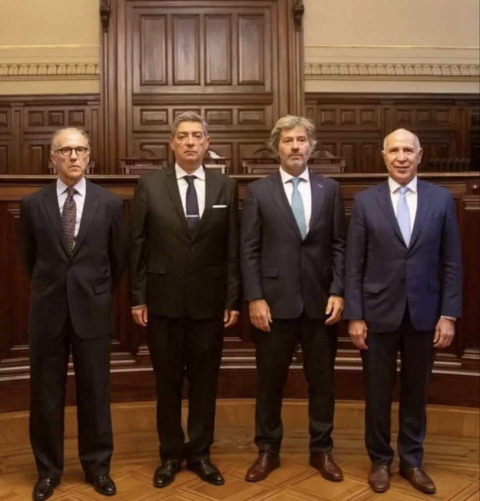 sergio242Garcia's tweet photo. Estos mercenario son  el gran problema de Argentina https://t.co/1uSBLlac6r