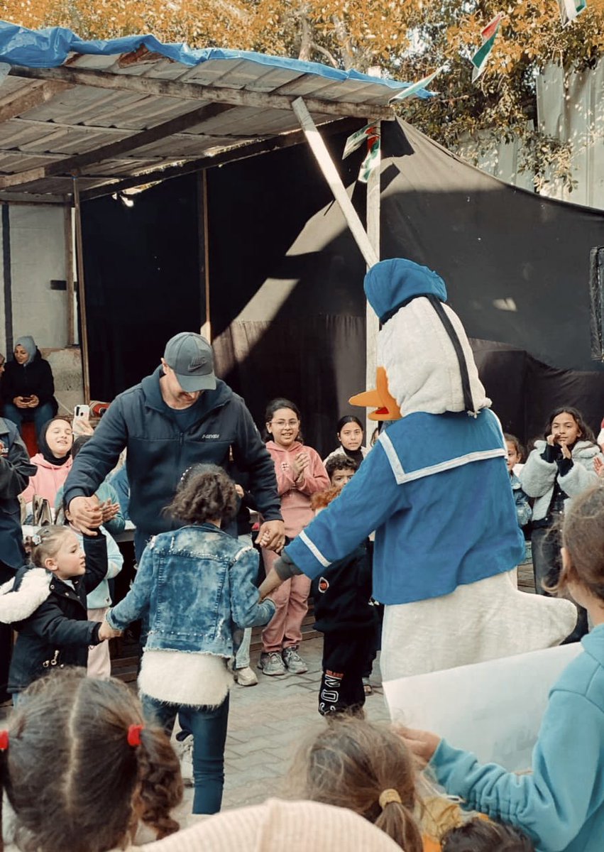 The Hands Up Project tweet media