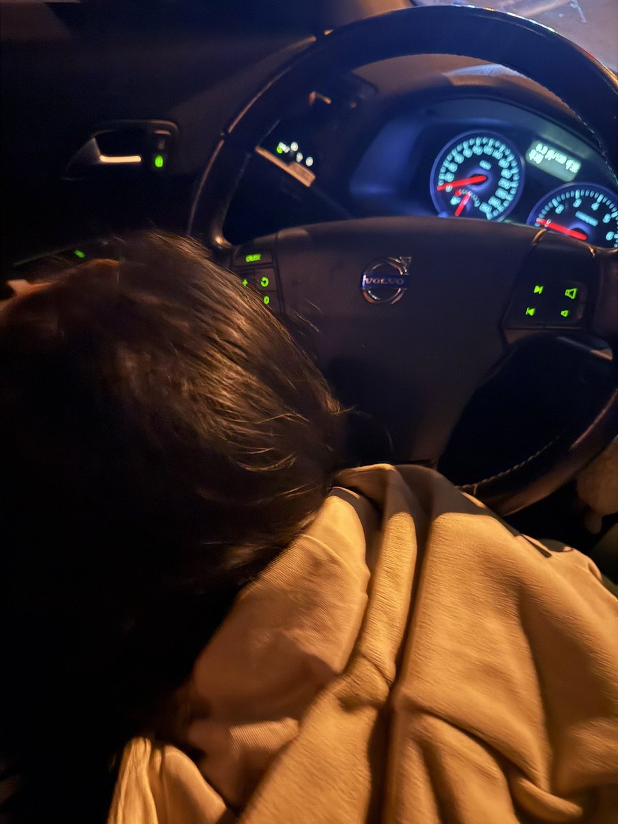 我是压路机 tweet media