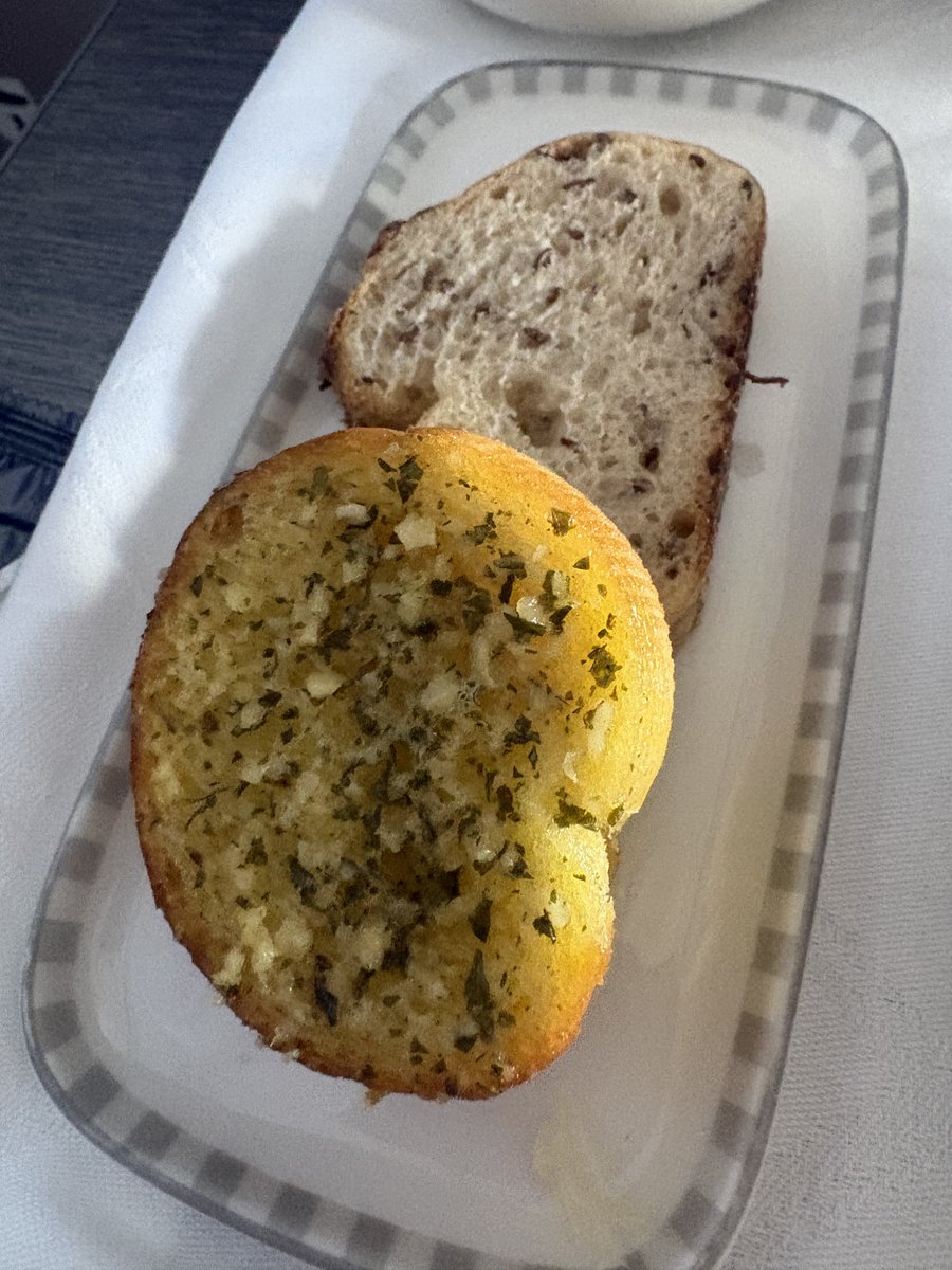 LoveStarAllians's tweet photo. シンガポール航空
SIN→DPS
ビジネスクラス
BKK出発が、朝早かったので、食後はフルフラにして爆睡...
#シンガポール航空 #ビジネスクラス
#singaporeairlines #バリ島 #denpasar #bali #flysq https://t.co/EDUENi8eVL