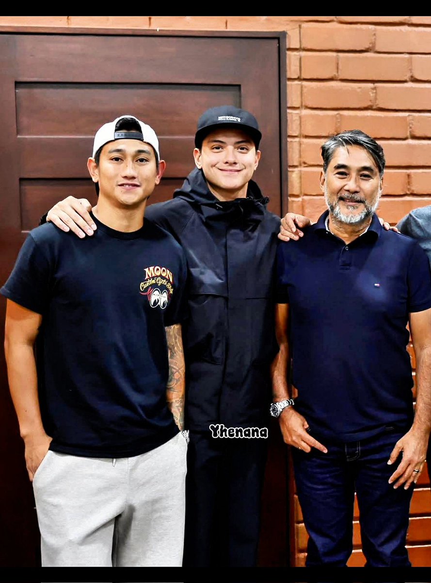itsmeyayen04's tweet photo. Omg, ackkk Daniel Padilla with our Governor here at Bukidnon. Huhuhuhuhu balik ka next year please, sana mag perform ka next Kaamulan Festival. Manifesting ko yan dej. Hays i love you so much mylove. Thank you for visiting Bukidnon @imdanielpadilla

#DanielPadilla #Bukidnon https://t.co/HvC0ciqJNZ