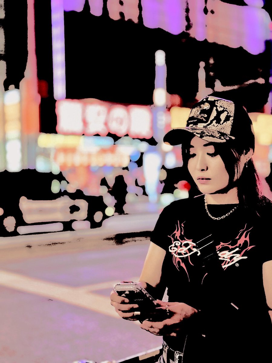 𝐎𝐕𝐄𝐑 𝐓𝐇𝐄 𝐌𝐎𝐎𝐍. tweet media