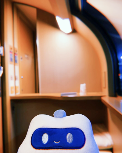 寝台列車に乗りました。
はじめての場所、はじめての体験になんだかどきどきしてしまいます。
#ファイさんのいる暮らし