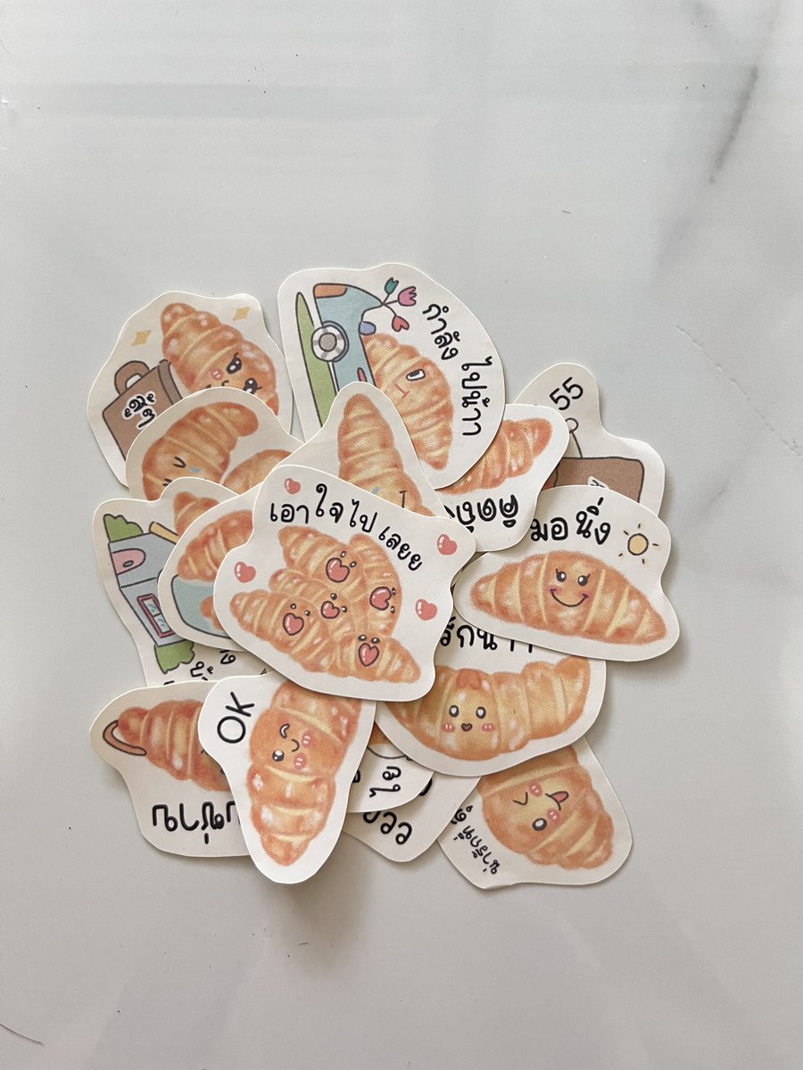dinsormon's tweet photo. น้องครัวซอง…แต่เป็นสติ๊กเกอร์ 🥐✨
16 ลายในเซ็ต 
ราคา 59 บาท
มีใครอยากรับน้องไปมั้ย 💛

#สติ๊กเกอร์ #sticker https://t.co/gzPoXj4oG5