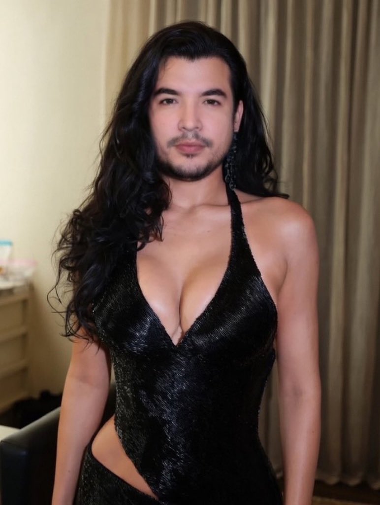 ๐๐๐๐๐๐๐ - Parody account tweet media