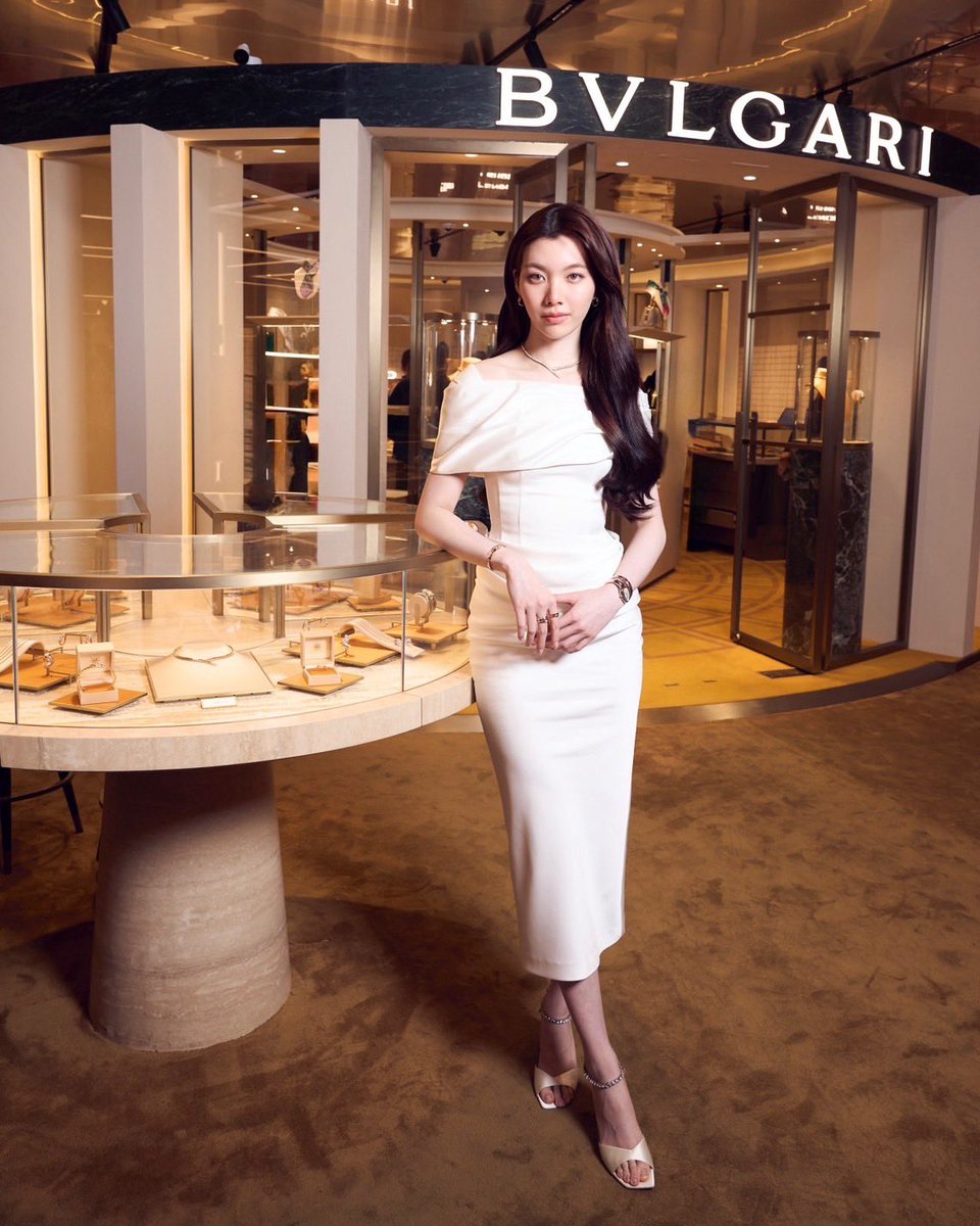 Vogue Thailand tweet media