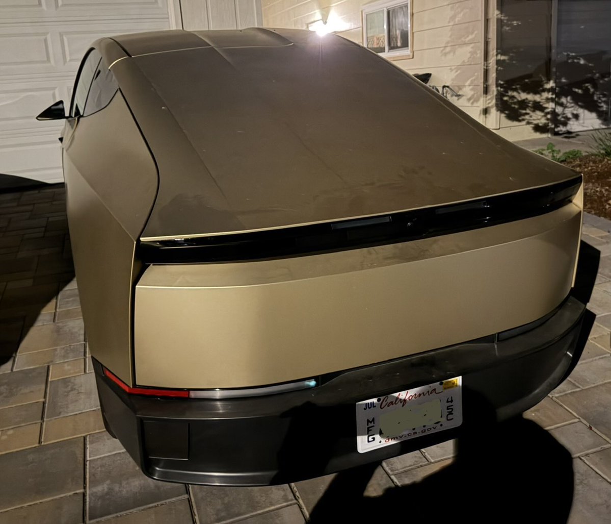 The Tesla Newswire tweet media