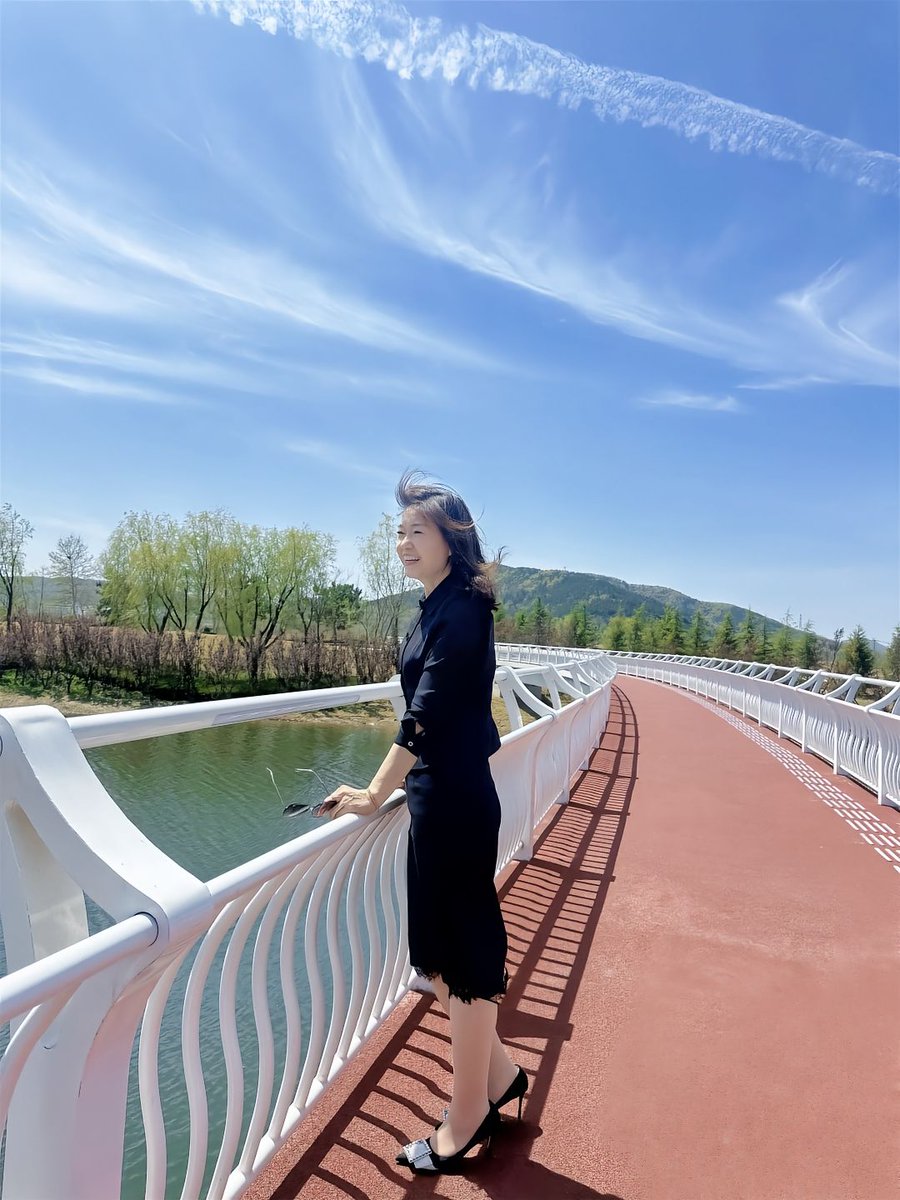 80后情绪交流馆 tweet media