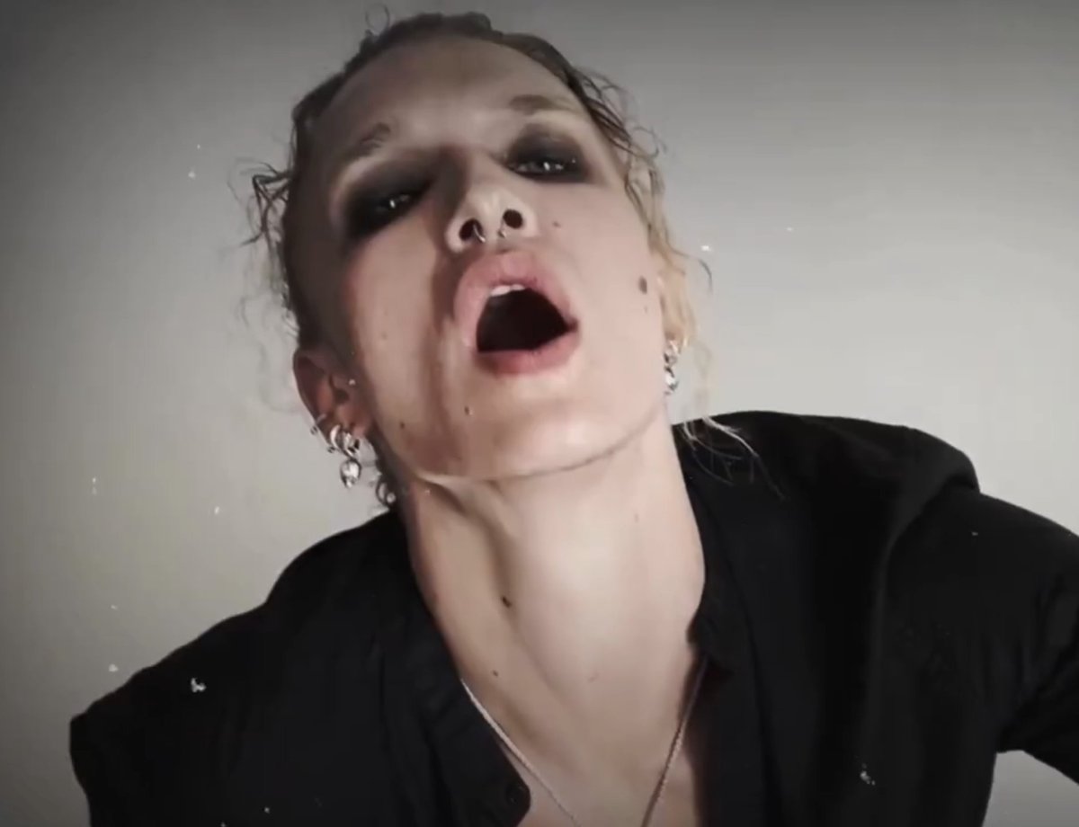 𝕍𝕖𝕣𝕒 tweet media