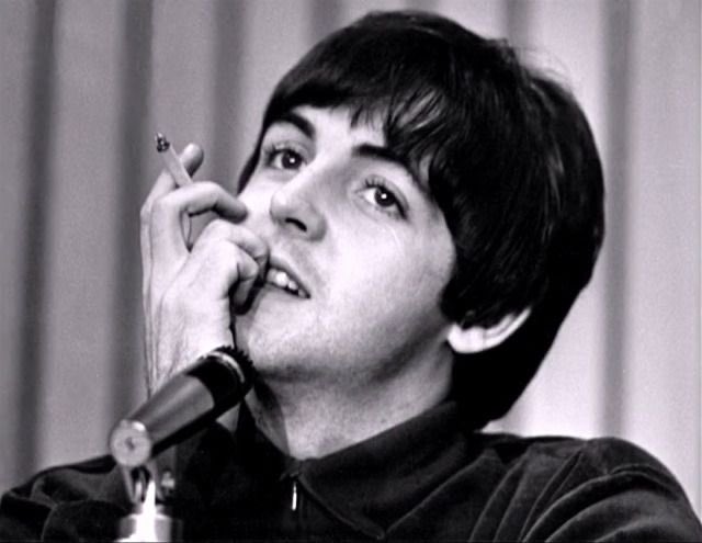 iluvsling's tweet image. and he just looked like this, crazy 
#angelface