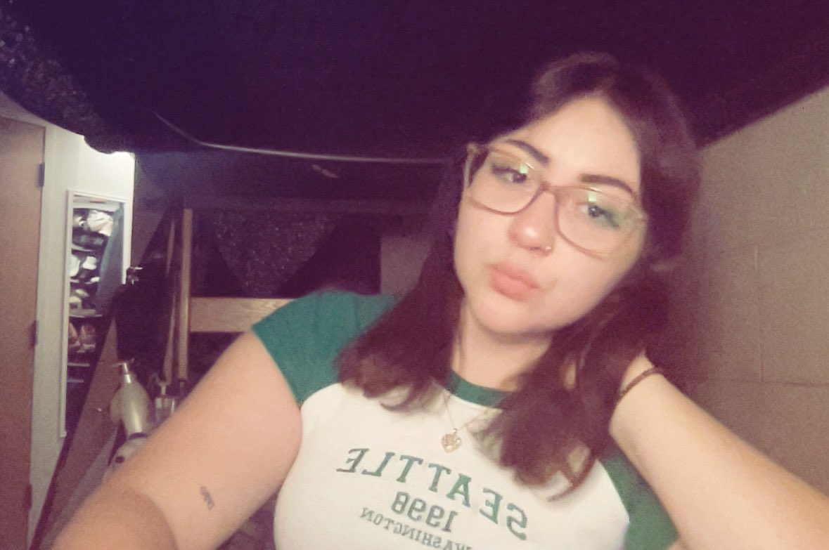bella tweet media