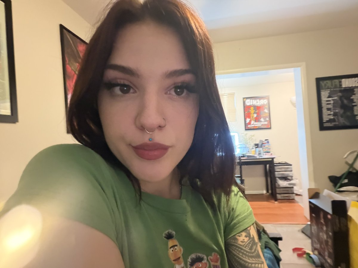 circus freak tweet media