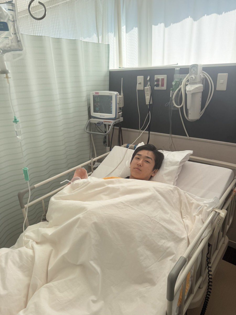 107ryuiso's tweet photo. 怪我した左肩の肩関節鏡視下関節唇修復術の手術が無事終わり退院しました
早く復帰できるようにリハビリ頑張っていきます
年内試合が出来ることを目標に2026年はやっていきます！
イソガネは前向きです🔥 https://t.co/bw0NM82l3N