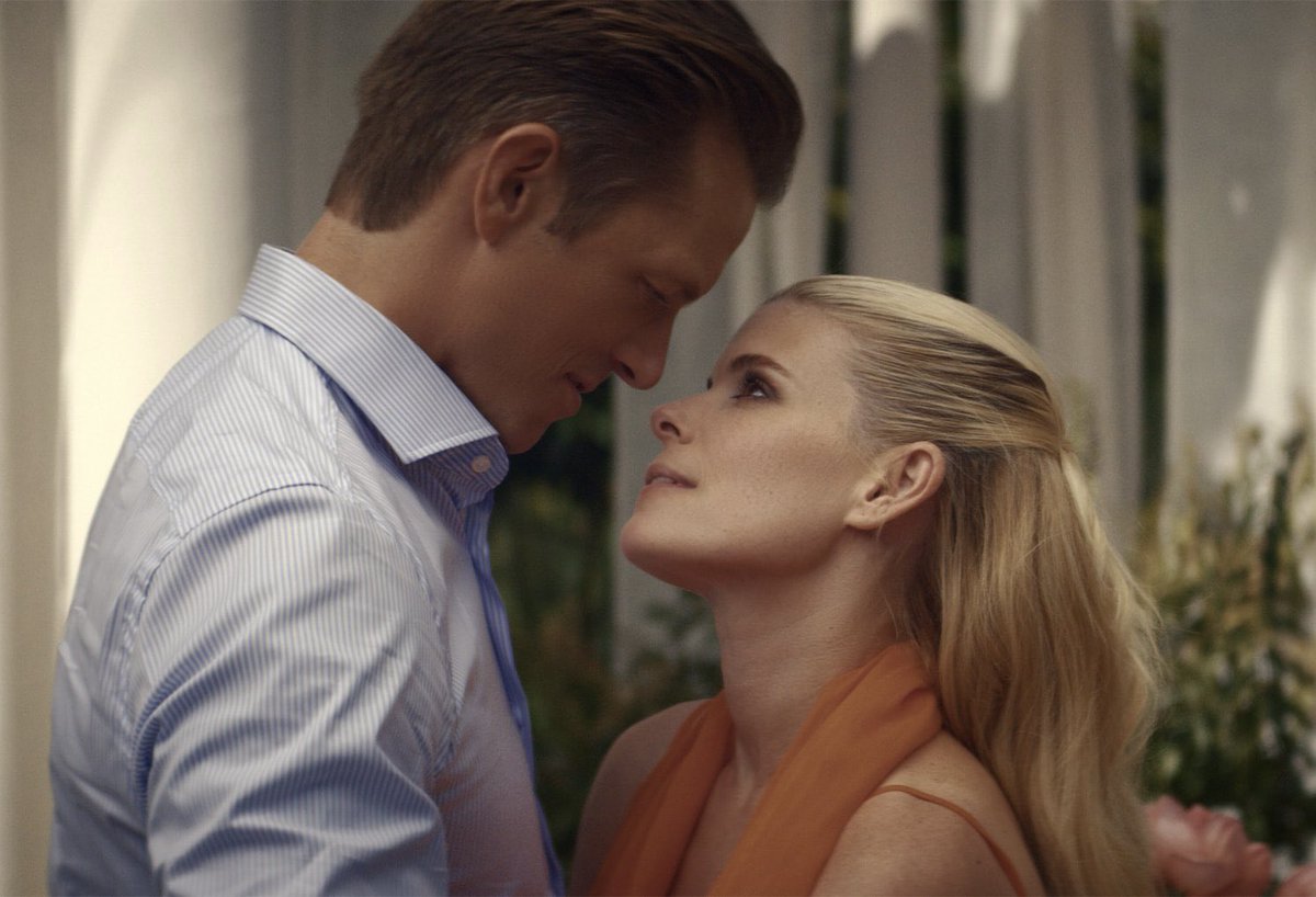 AppleTVNewsHub's tweet image. The first 2 episodes of the new limited series #ImperfectWomen starring Kerry Washington and Elisabeth Moss, are now streaming on #AppleTV