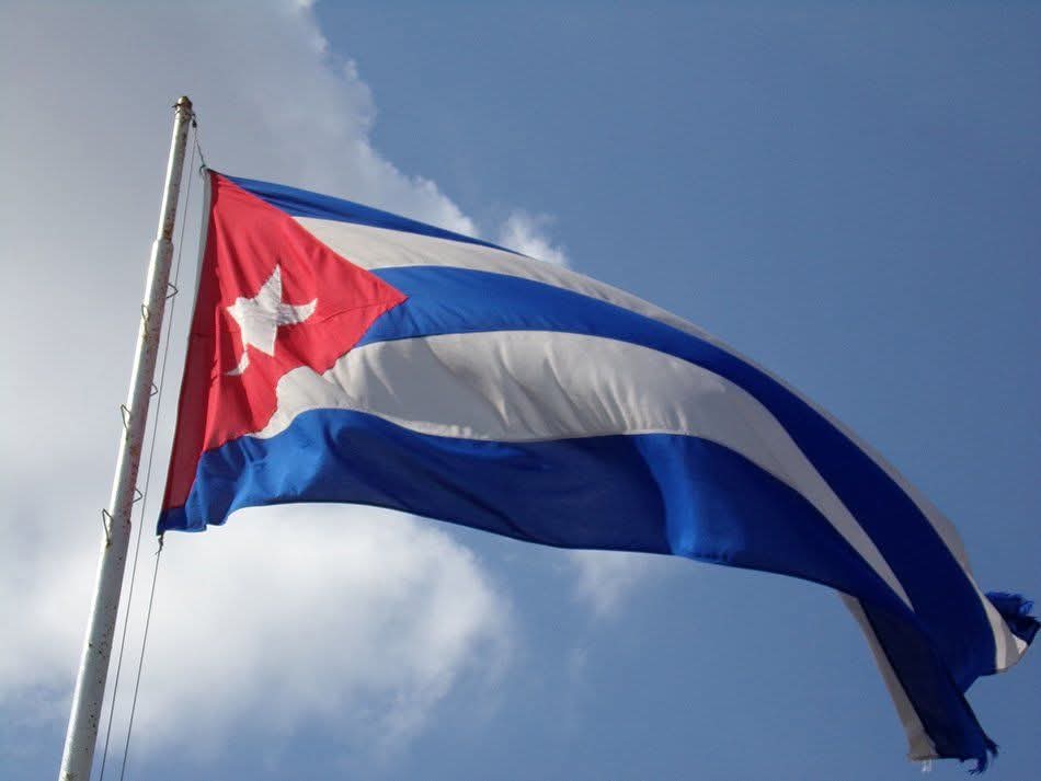<a href="/DiazCanelB/">Miguel Díaz-Canel Bermúdez</a> <a href="/AlvarezFrometa/">María de los Angeles</a> Más de seis décadas de bloqueo y agresiones no han doblegado a #Cuba. Su determinación de defender su orden constitucional es admirable. 
¡Adelante cubanos, sigamos unidos! #CubaEstáFirme