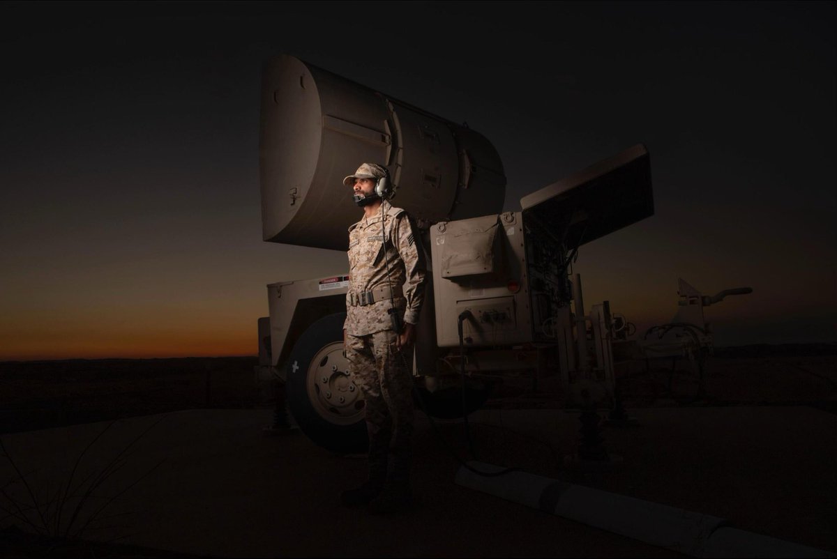 أَبْلَق. tweet media