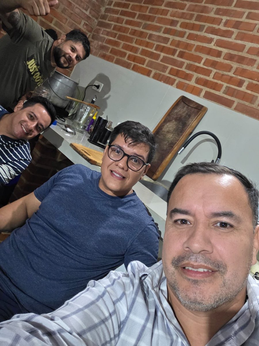 Luis Acosta tweet media