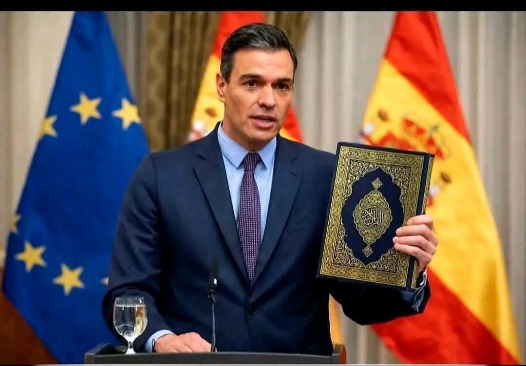 سپین کے وزیرِ اعظم کا بیان
Pedro Sánchez نے کہا ہے:
"ہمارے درمیان ان لوگوں کے لیے کوئی جگہ نہیں جو مذاہب کی توہین کرتے ہیں۔ جو بھی نبی محمد ﷺ یا دینِ اسلام کی توہین کرے گا، اسے 5 سال قید کی سزا کا سامنا کرنا پڑے گا۔"
