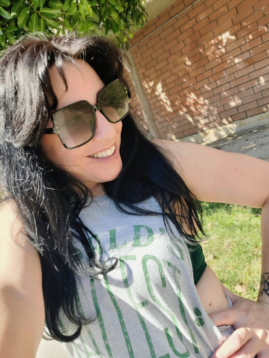 PenniPeaches's tweet photo. 🍀 i’m small, but i make bad decisions at full size🍀

https://t.co/Qp2jH7gTjV https://t.co/QtM87tnTrX