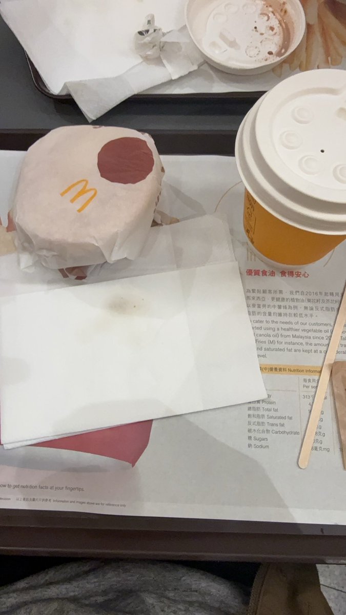 de_f8y's tweet photo. Hong Kong's fast pace forces students and workers to eat out daily. Restaurant meals are always packed with hidden sugar and sodium, driving obesity and chronic disease risks. With no time to cook, the younger generation is facing increasingly dietary health problems. #CJHealt https://t.co/zHkWvS7CSv