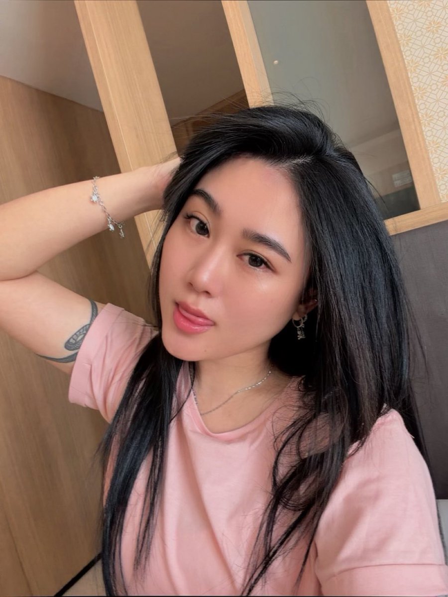 née adler tweet media