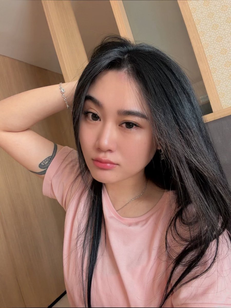 née adler tweet media