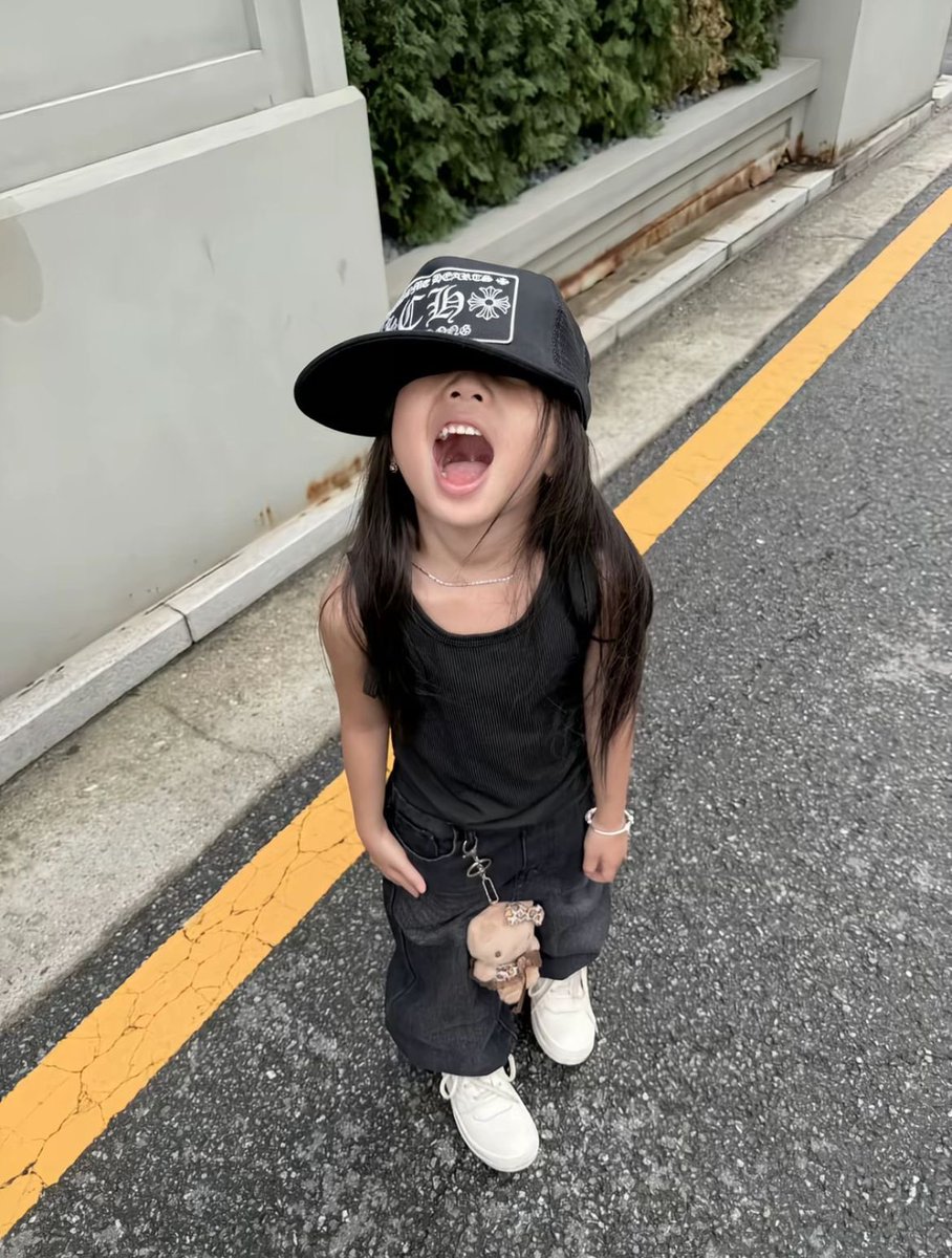 𝕾𝖚𝖗𝖆 𝕳𝖆𝖗𝐤𝖓𝖊𝖘𝖘 𝕽𝖔𝖒𝖆𝖓𝖔𝖋𝖋 tweet media