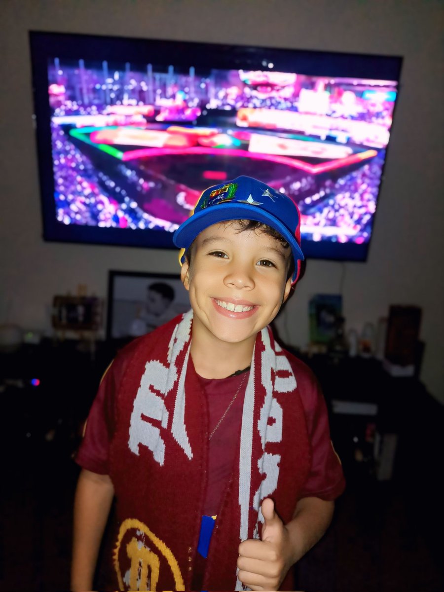 Beta_Roman's tweet photo. Disfrutando de ésta Gran final por @Canal_Televen desde Santiago de Chile! VENEZUELA CAMPEÓN!!!! #BeisbolxTeleven @Teledeportes_10 
Samuel Ochoa ❤️ https://t.co/mhCwEAacK1