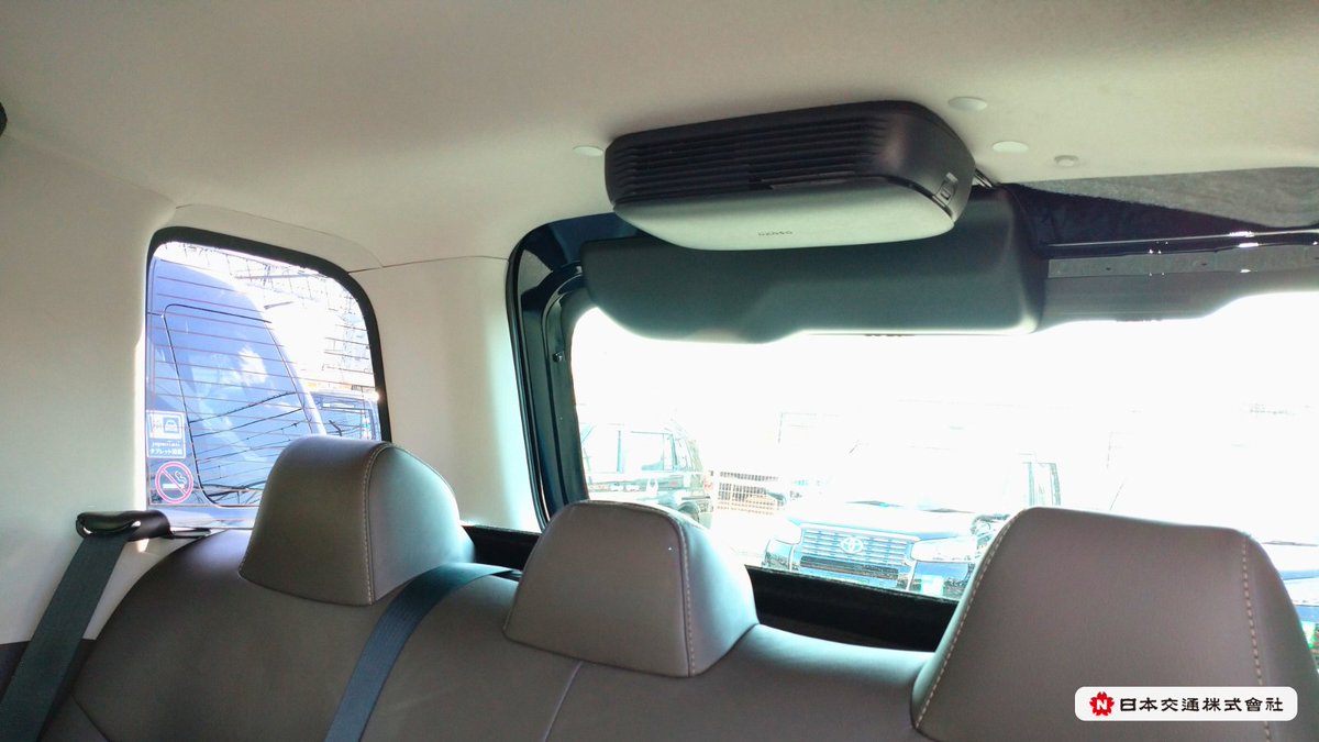 Nihonkotsu_Taxi's tweet photo. 気温の上下が激しいこの時期、朝晩の冷え込みや花粉で体調を崩しがちですよね…🤧
「ちょっと体がつらいな」「花粉を避けて移動したい」
そんな時は無理せずタクシーをご活用ください。
日本交通の #JPNTAXI なら、空気清浄機も完備。
クリーンな空間で、目的地までリラックスして移動を。✨
#日本交通 #花粉症対策 #タクシー