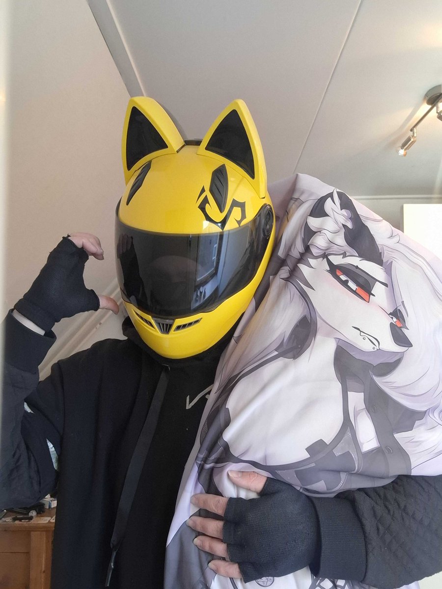 V_Thicc's tweet photo. This platform is just not fun anymore and way too pushy with it's subscription service.

Reading politics bores me and i don't like constant fighting on my timeline lol.

I will check out now and maybe we'll see eachother again xoxo.

(I still love my wife) https://t.co/gT5rbYIsTp