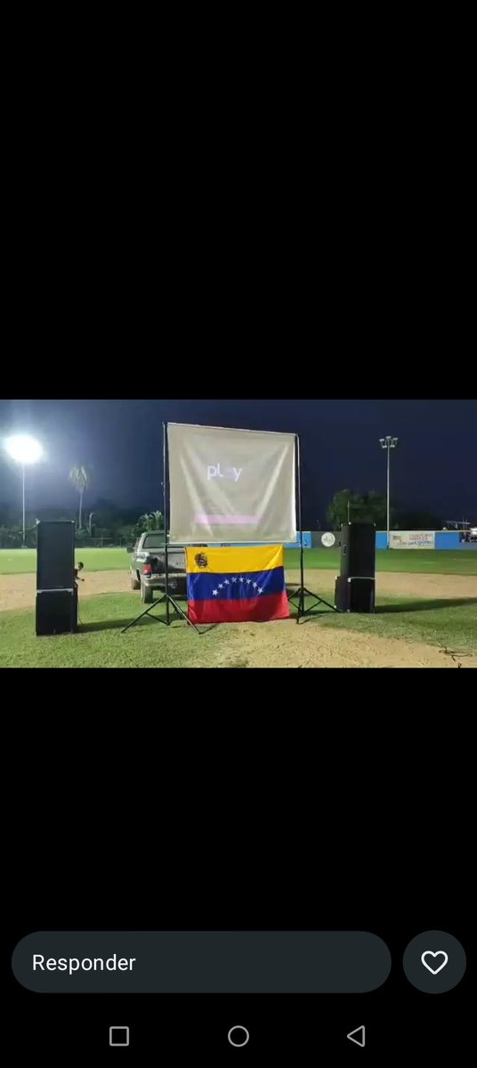 Brayan12ap's tweet photo. Saludos desde El Guayabo estado Zulia. En pantalla gigante en el estadio de béisbol Victor Leónidas Rodríguez. #BeisbolxTeleven https://t.co/m7bzvTw6j1