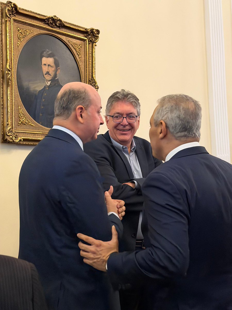 Mauricio Cárdenas S. tweet media