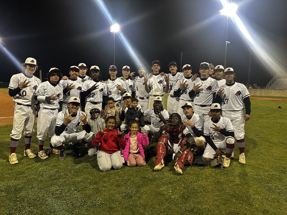 Malcolm Hill tweet media