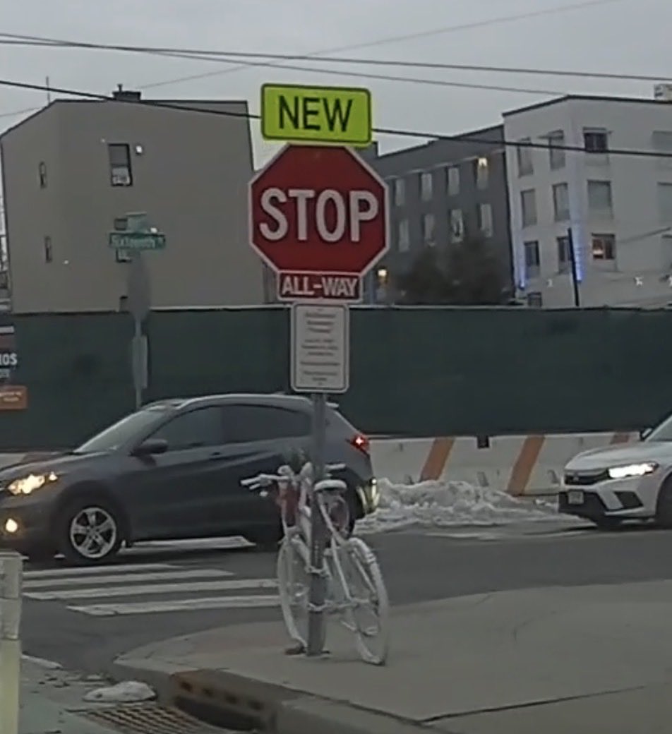 jackie 🐝 tweet media