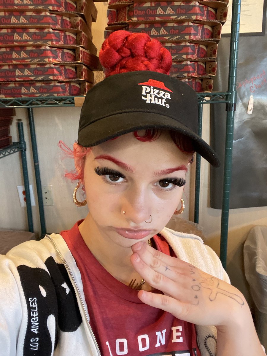 Zippy25x4's tweet photo. Shoutout to @pizzahut for giving my daughter her first job!!!! https://t.co/sH6U11qhYJ