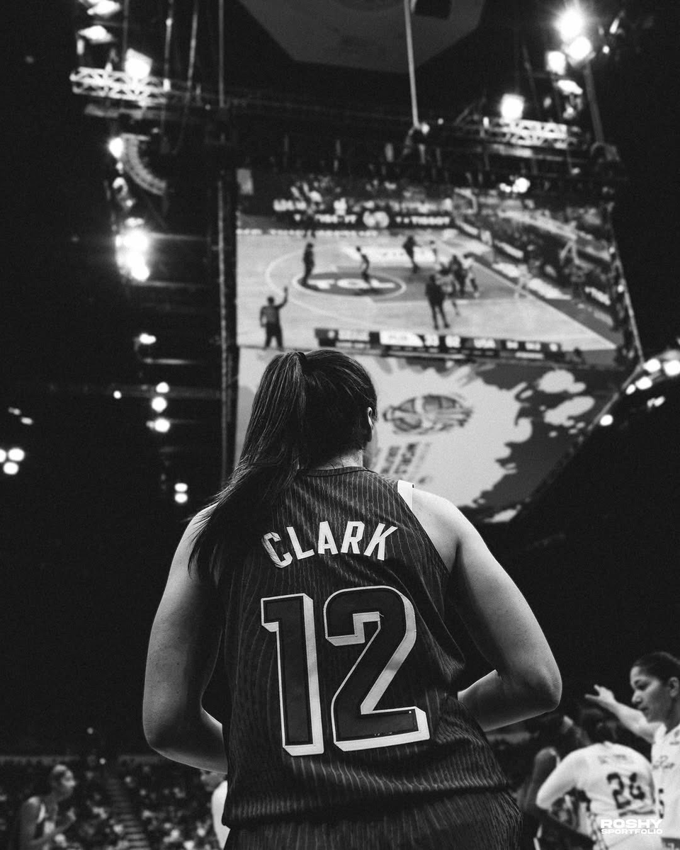 correlation tweet media