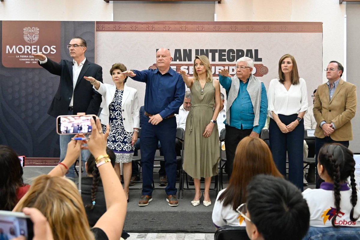 Con comité FIFÍ <a href="/margarita_gs/">Margarita González Saravia</a> pretende terminar la crisis en Universidad Pública, recordemos que Armando Haddad trajo a Capella a #Morelos los demás igual puros millonarios que no entienden de demandas populares.