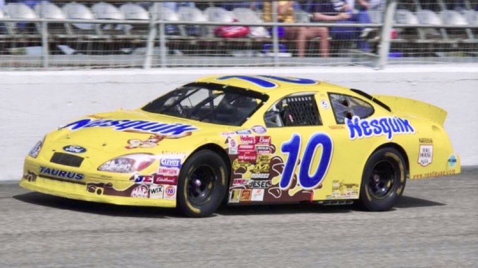 Jeff Green won the 2001 SunCom 200 at Darlington 25 years ago today. 🏁 

#NesQUIK 🏁 #TooToughToTame