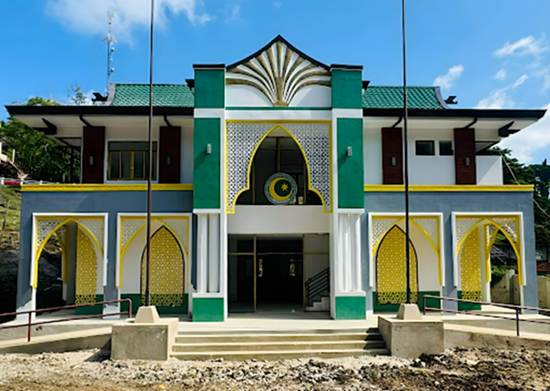 UNPhilippines's tweet photo. Public infrastructure in Tawi-Tawi wins national award.

With support from the @EU_Commission 🇪🇺-funded #SUBATRA programme, @UNOPS 🇵🇭 receives #ARCICON100 nat'l award for design excellence in BARMM. 

Read ⤵️
https://t.co/AhKSHcuXgV https://t.co/yzyPxIYBrB