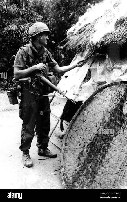 Que la memoria histórica no se borre. El 16 de marzo de 1968, el ejército de Estados Unidos llegó a la aldea de My Lai, donde no había combatientes, solo había niños, mujeres y ancianos. Las víctimas de siempre. Y aun así los masacraron sin piedad. Más de 500 personas indefensas