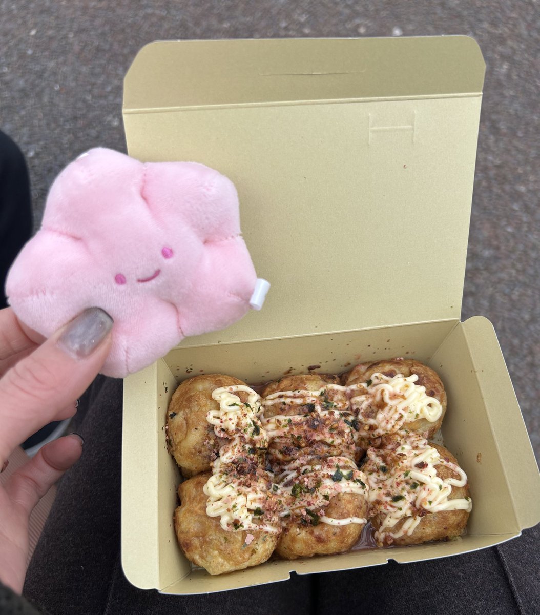 teuklee0701's tweet photo. もなかちゃんと梅まつり🌸
梅フードの食べ歩き最高すぎた〜！
特に梅としらすのピザが絶品でした🍕

#にっこりーノ https://t.co/0b1Ykpm38n