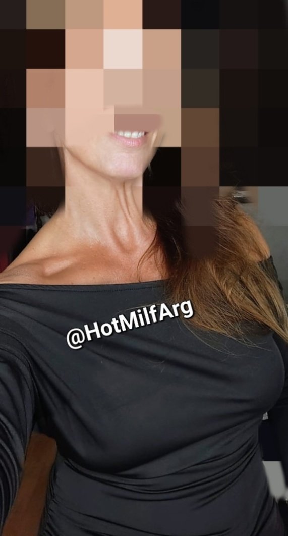 HotMilfArg tweet media